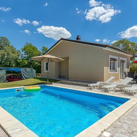 Holiday House Mir Kanfanar Exterior foto