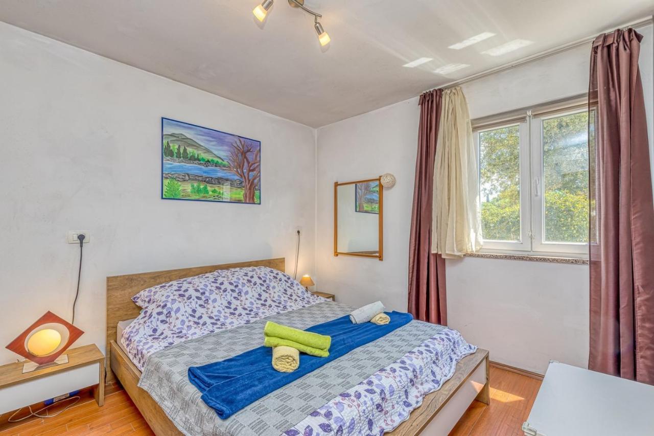Holiday House Mir Kanfanar Exterior foto
