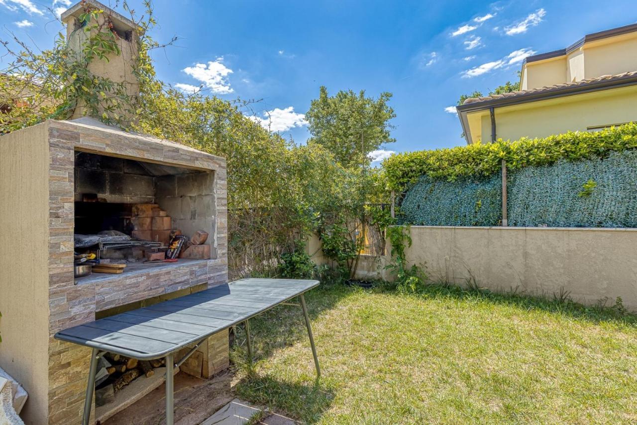 Holiday House Mir Kanfanar Exterior foto