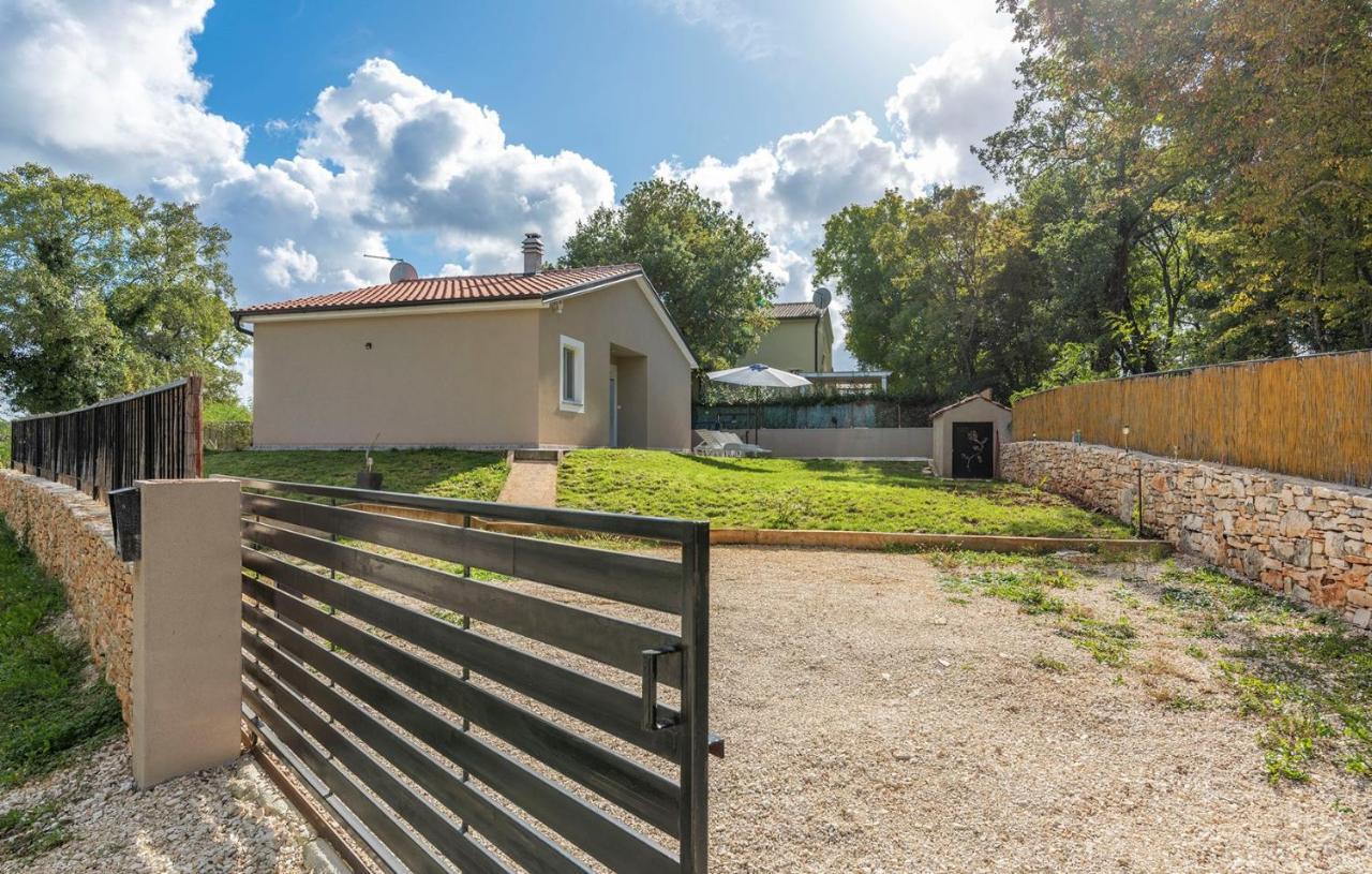 Holiday House Mir Kanfanar Exterior foto